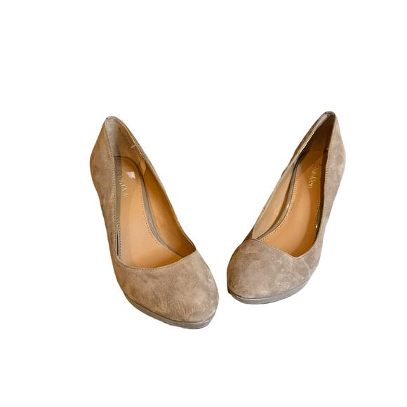 Calvin Klein Nude Suede pumps - Picture 3 of 9